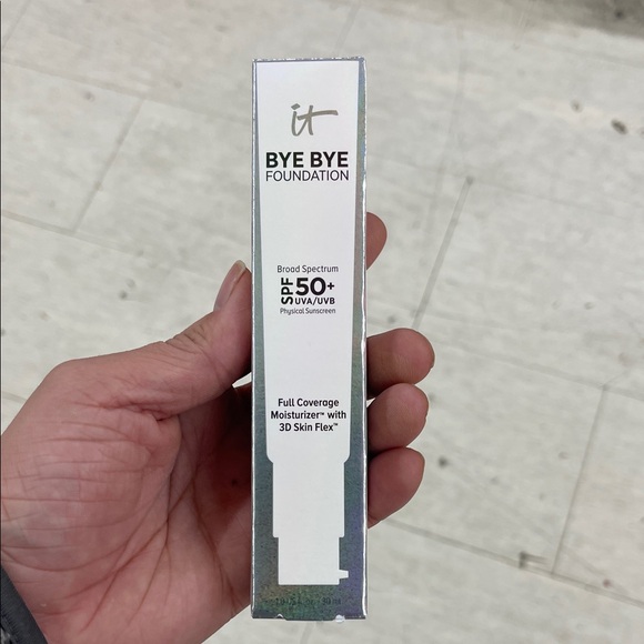 it cosmetics Other - It Cosmetics Bye Bye Foundation SPF 50+ Broad Spectrum